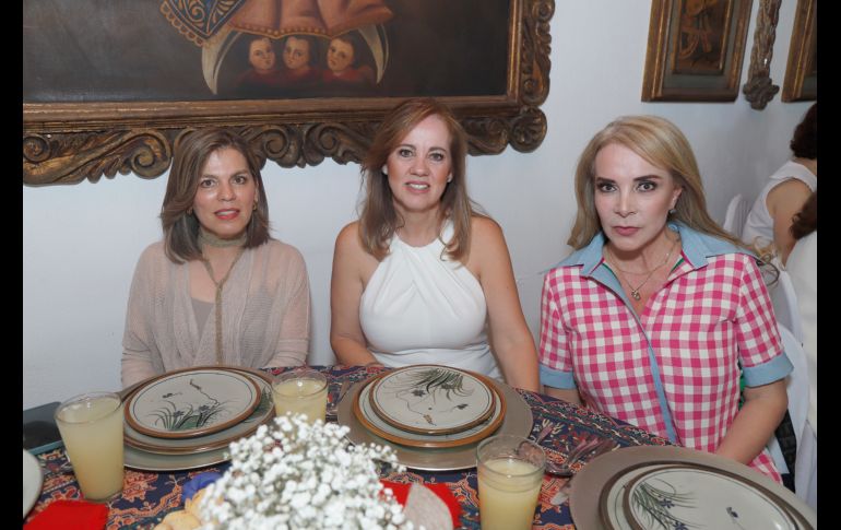 Catalina Olea, Cecy Urrea y Gaby Watanabe. GENTE BIEN JALISCO/Claudio Jimeno