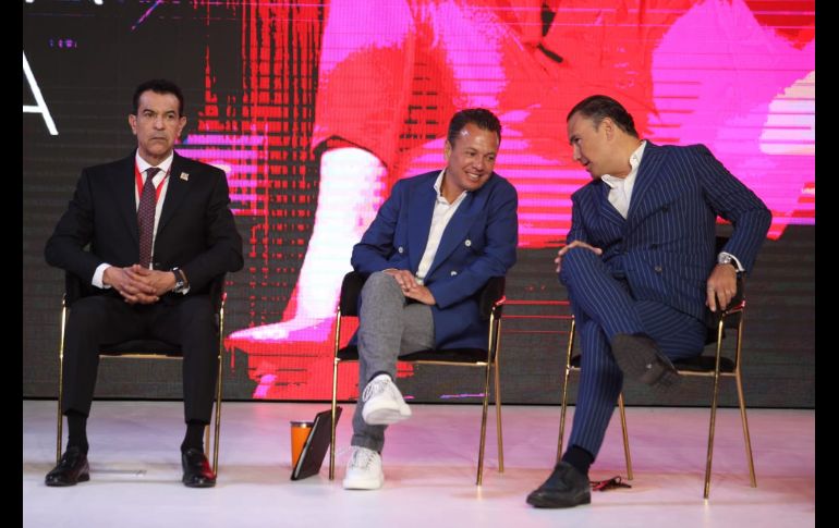 El alcalde Pablo Lemus quien resaltó las bondades de Guadalajara y la zona metropolitana, así como los demás municipios para desarrollar negocio e industria, le tocó a la firma Pineda Covalin abrir el espacio 