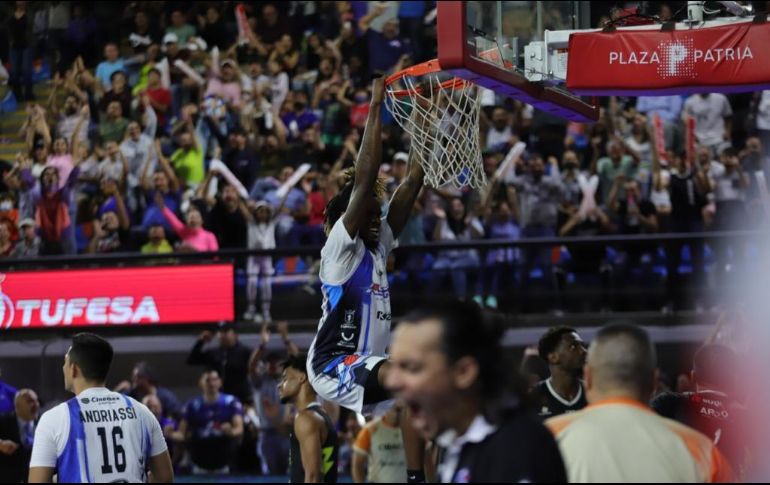 La quinteta tapatía se coronó además ante su gente, venciendo a un gran equipo como Rayos el día de hoy para ganar la serie final 4-2. ESPECIAL