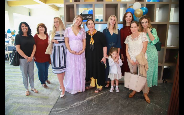 Eva Martín, Kary Kold, Iana Barysheva, Natasha Bazhaniuk, Patricia Sánchez, Carolina Muñoz, Olga Kuzmynska, Paty Ochoa, Marcela González y Ceci Ochoa. GENTE BIEN JALISCO/ Antonio Martínez