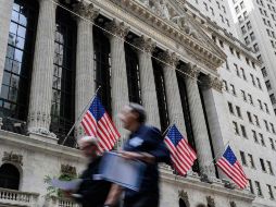 Los mercados dieron algunos vuelcos durante las primeras horas de operaciones. AFP/A. Weiss