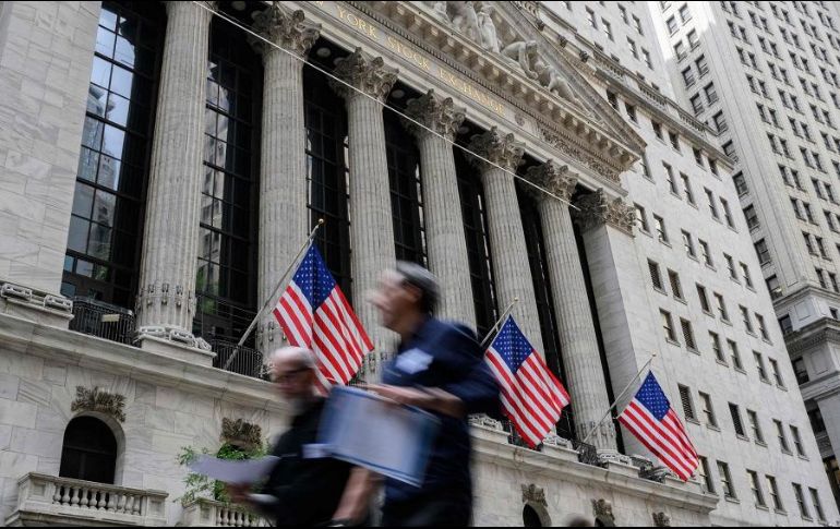 Los mercados dieron algunos vuelcos durante las primeras horas de operaciones. AFP/A. Weiss