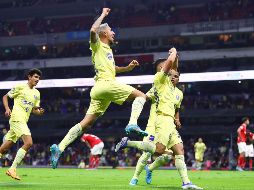 Richard Sánchez prendió la pelota detrás de los tres cuartos de cancha para clavarla en el ángulo superior derecho de Volpi. IMAGO7/A. Suárez