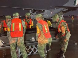 Un segundo vuelo militar arribó en el aeropuerto de Toluca, un total de 16 cuerpos están en territorio nacional. TWITTER/@arocha221