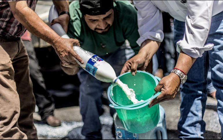 López Obrador afirmó que la leche que se importe de EU servirá para mantener los precios en las lecherías del Gobierno federal. EL INFORMADOR / ARCHIVO