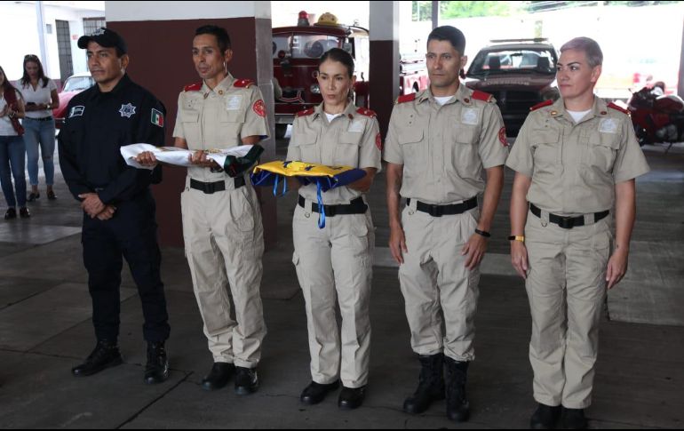 Autoridades destacaron el gran labora de los cuatro bomberos y el policía. EL INFORMADOR / A. Camacho