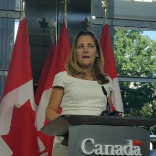 Chrystia Freeland critica participación de Rusia en el G-20