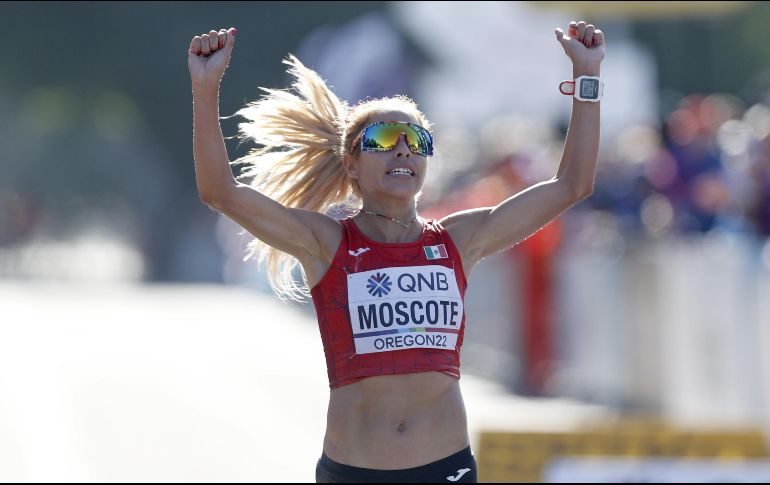 CITLALLI MOSCOTE. Su mejor marca es de 2:26.11 y el día de hoy registró un tiempo de 2:26.33 para demostrar el gran momento que vive al competir palmo a palmo ante las mejores del mundo. AFP / S. Chambers