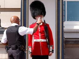 Hidratarse es fundamental durante las olas de calor. REUTERS