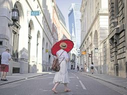 Según cifras de Met Office, es la temperatura más alta jamás registrada en Londres. EFE