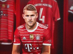 El zaguero neerlandés firmó por cinco años con el actual campeón de la Liga alemana. TWITTER/FCBayernES