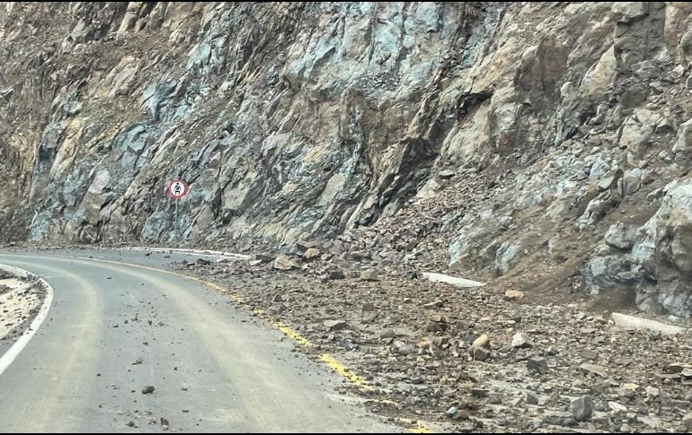Continúan trabajando en la estabilización de los taludes, con el fin de evitar futuros derrumbes y garantizar la seguridad los usuarios. ESPECIAL