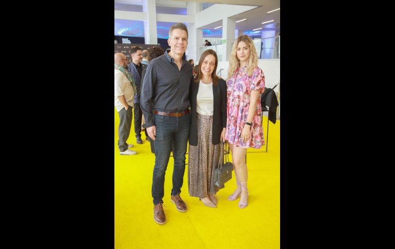 Octavio Herrera, Ana Paola Plasencia y Zara Padilla. GENTE BIEN JALISCO/Antonio Martínez