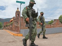 Además, hay una alerta migratoria para dar con el paradero de 