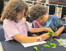 Acercan a los niños a la robótica en Recrea Land