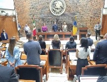 La sesión del pleno del Congreso estatal inició con un minuto de silencio en memoria de Luz Raquel. EL INFORMADOR / R. RIVAS