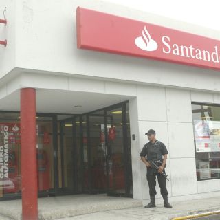 Santander queda fuera del proceso para adquirir a Banamex
