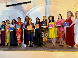 El grupo de autoras, durante la presentación en Tequila, Jalisco. CORTESÍA