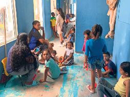 En Ciudad Juárez, 200 migrantes resisten temperaturas de 40 grados sin agua en el refugio Esperanza para Todos. SUN