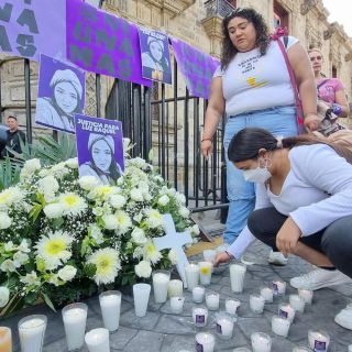 Mujeres panistas se manifiestan en Palacio de Gobierno por el feminicidio de Luz Raquel