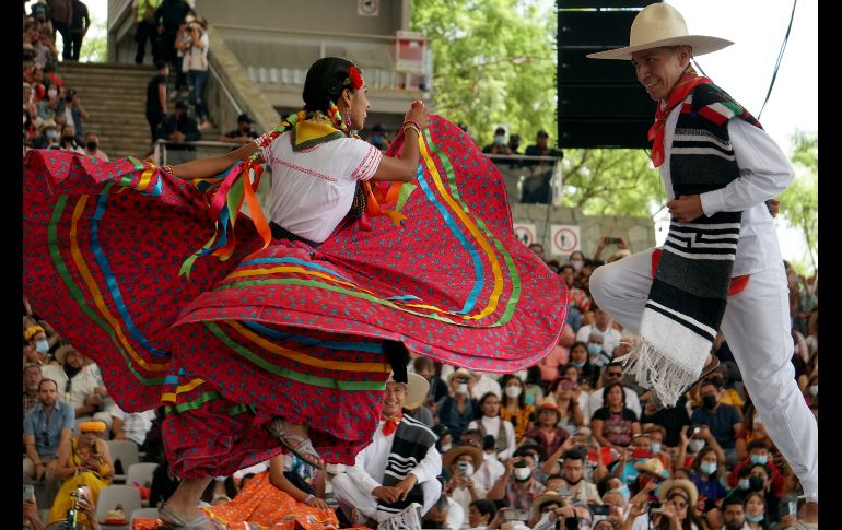 Cientos de personas se dieron cita en el primer Lunes del Cerro de este 2022. EFE/D. Ricardez
