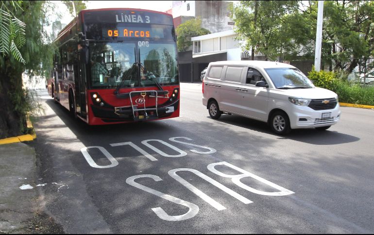 Para segregar el carril y poner señalamientos, se invirtieron cinco millones de pesos, aunque el costo, incluyendo balizamiento y reencarpetamiento de Avenida Hidalgo fue en total de 20 millones de pesos. EL INFORMADOR/A. CAMACHO