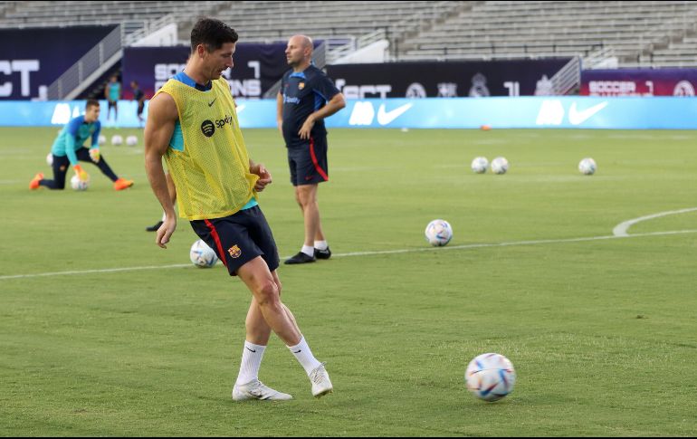 Robert Lewandowski se encuentra en pretemporada con el Barcelona. EFE/M. CHOLEWINSKI