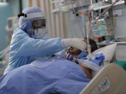 A pesar de la baja en contagios, subieron las hospitalizaciones. EFE/L. González