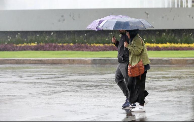Usuarios en redes agradecieron que la lluvia llegue a Monterrey en plena crisis de agua. SUN/ARCHIVO