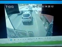 El choque ocurrió en la Carretera a Chapala casi en el cruce con Avenida Las Rosas, en Tlaquepaque.  ESPECIAL