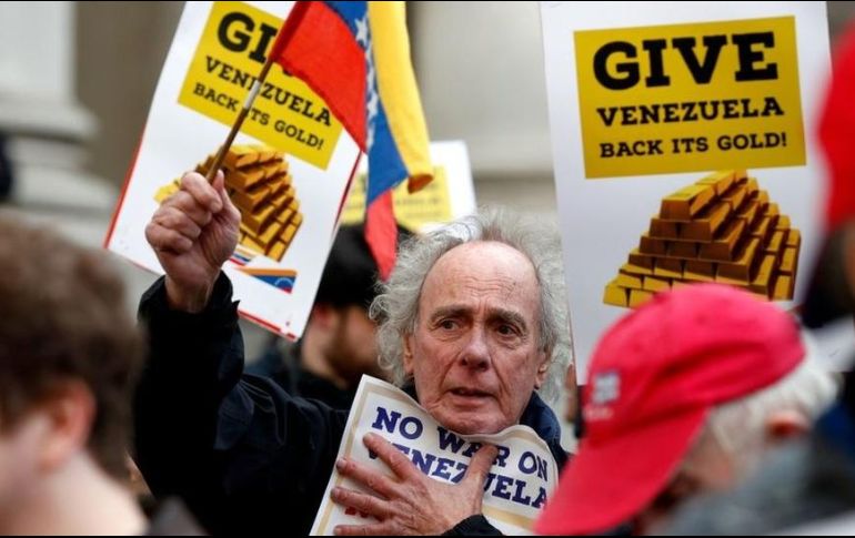 En 2019, el Banco de Inglaterra congeló el acceso del gobierno de Venezuela a las reservas de oro, lo que ocasionó protestas entre simpatizantes de Maduro. GETTY IMAGES /