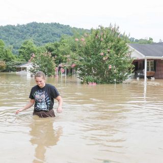 Los muertos por inundaciones en EU aumentan a 15