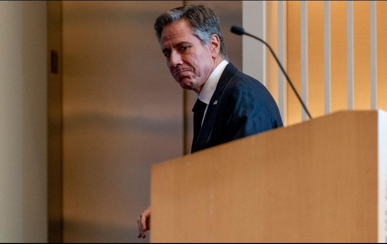 Antony Blinken dice que habló por teléfono con el canciller ruso, Serguéi Lavrov y exhortó a Moscú a aceptar la oferta de EU para liberar a dos estadounidenses presos en Rusia. AP / A. Harnik