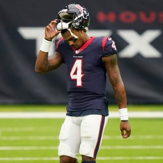 NFL suspende a quarterback de Browns por violar políticas de conducta personal