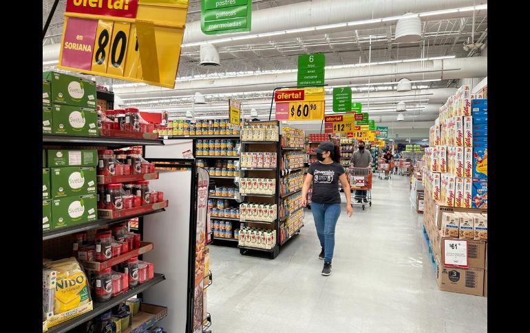 De acuerdo con la Profeco, el total de la canasta básica en este supermercado es de un costo de 937 pesos. EL INFORMADOR/A. Navarro