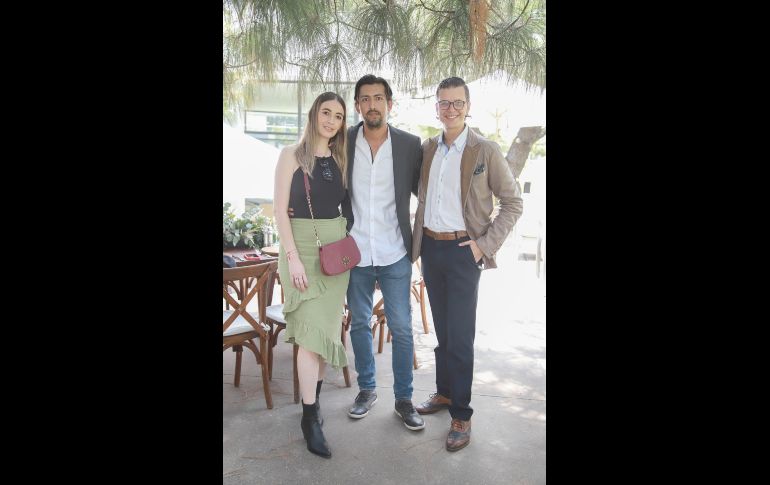 Díana Flores, Jaime Medina y Eduardo Saracho. GENTE BIEN JALISCO/Antonio Martínez