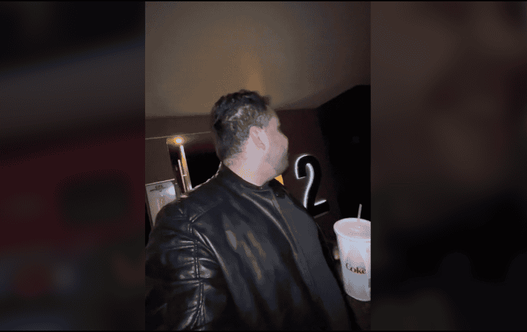El hombre filmó todo y lo subió a TikTok, en dónde rápidamente se volvió viral por su reacción. TIKTOK / mikesanchezoficial