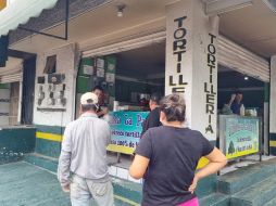 Incluso los tacos más baratos de la ciudad, en San Juan de Dios, subieron su precio: pasaron de dos a tres pesos. EL INFORMADOR/G. Gallo