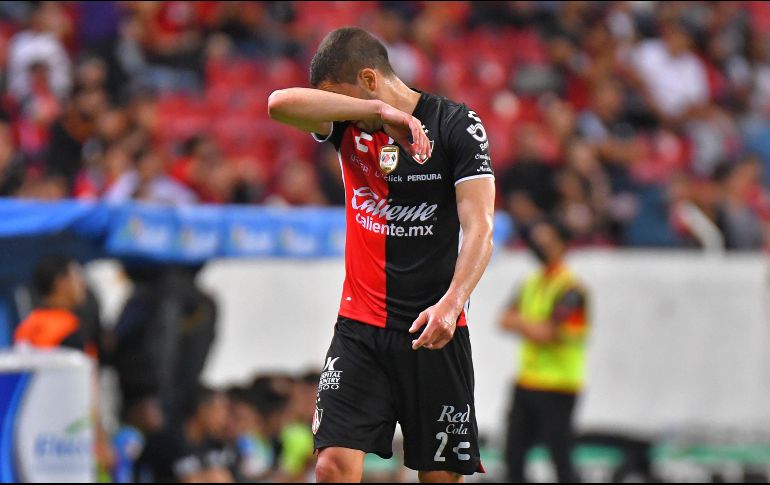 Martín Nervo no disputará el clásico tapatío tras irse expulsado. IMAGO7