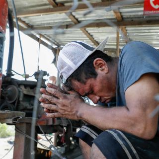 Coahuila: "Me duele la desesperación", familias de mineros conservan la fe de encontrarlos vivos