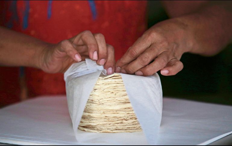 La piratería de tortillas se debe al incremento en el precio de los insumos, lo que es aprovechado por algunas personas que rebajan la calidad del alimento. EL INFORAMDOR / ARCHIVO