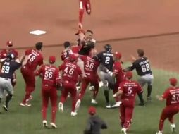 Diablos y Guerreros protagonizaron una pelea en pleno partido de la LMB. ESPECIAL