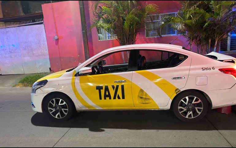 El vehículo fue asegurado a las instalaciones de la Fiscalía del Estado para continuar con las investigaciones correspondientes. ESPECIAL /