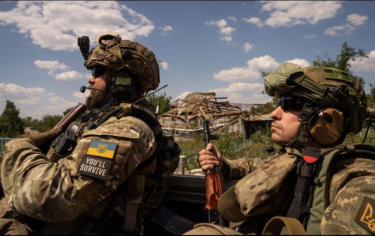 El nuevo paquete de ayuda militar incluye misiles de corto y medio alcance, misiles antitanque, obuses y vehículos médicos blindados. AP/E.Maloletka