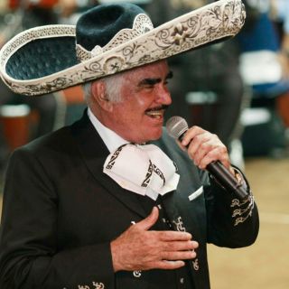 Netflix: Revelan nuevas imágenes de la serie biográfica “El día de El Rey: Vicente Fernández”
