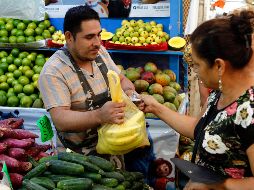 Destaca el encarecimiento de frutas y verduras, que reportaron un alza anual de 16.16%, entre los que destacan: la papa y otros tubérculos, con un aumento de 60.26%; cebolla, 49.50%; naranja, 39.48%; entre otros. EL INFORMADOR / ARCHIVO