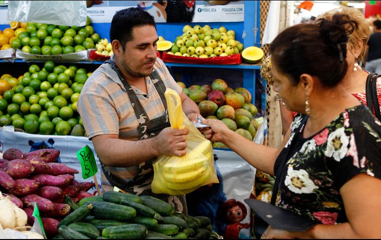 Destaca el encarecimiento de frutas y verduras, que reportaron un alza anual de 16.16%, entre los que destacan: la papa y otros tubérculos, con un aumento de 60.26%; cebolla, 49.50%; naranja, 39.48%; entre otros. EL INFORMADOR / ARCHIVO