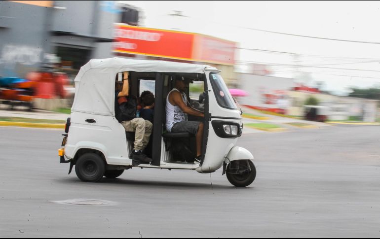 La Secretaría de Transporte informó que llegó a un acuerdo con mototaxistas para que no circulen por vías principales. EL INFORMADOR/ARCHIVO