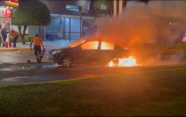 En Irapuato y Celaya también hubo quema de de vehículos y negocios. ESPECIAL