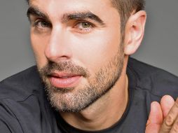 El histrión encarna a “Lázaro”, un sacerdote poco ortodoxo que guarda un profundo secreto. CORTESÍA